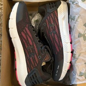 Under Armour Women’s Charged Rogue shoes